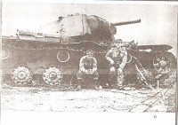 Финские солдаты у КВ в 100м от ДОТа 04.06.1942 001_resize.jpg